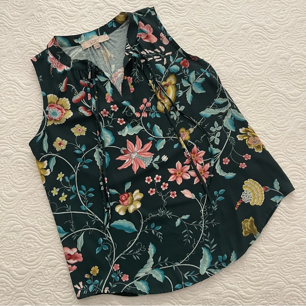 3/$21 | LOFT Floral Sleeveless Top Size MP - Picture 4 of 13